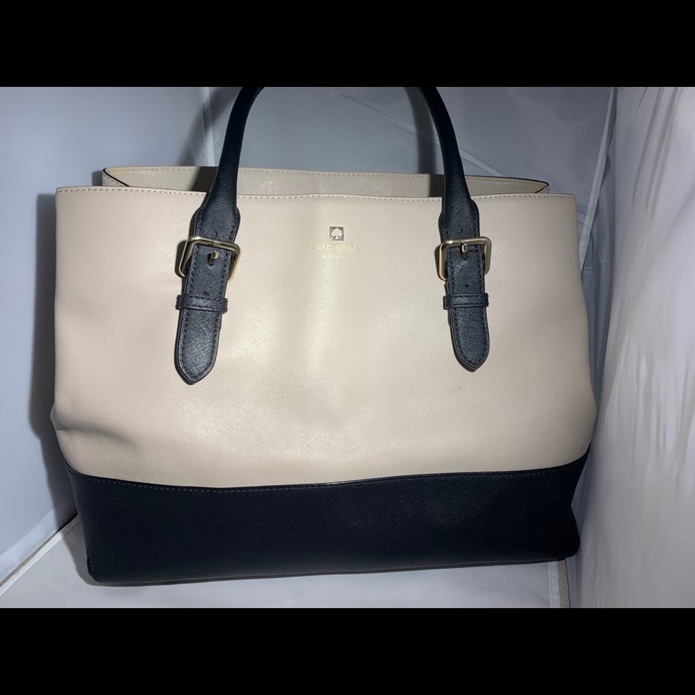 Large Kate spade bag! Perfect for a work bag.
